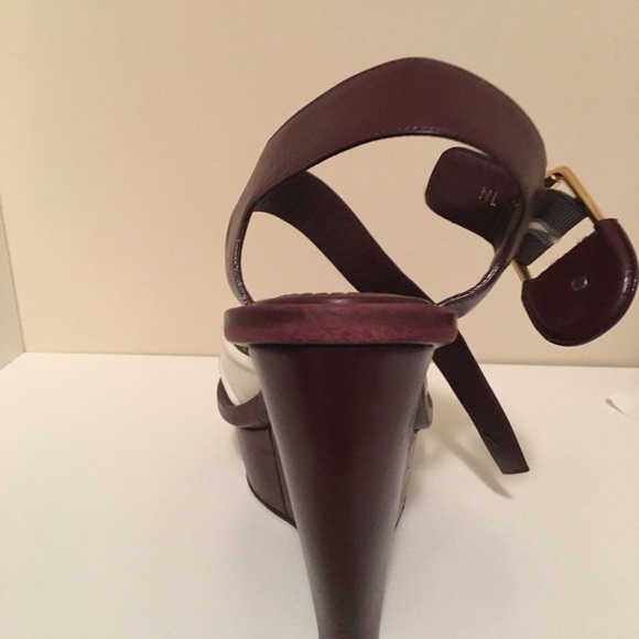 LV sandals. Excellent condition. Used once. - Picture 3 of 6